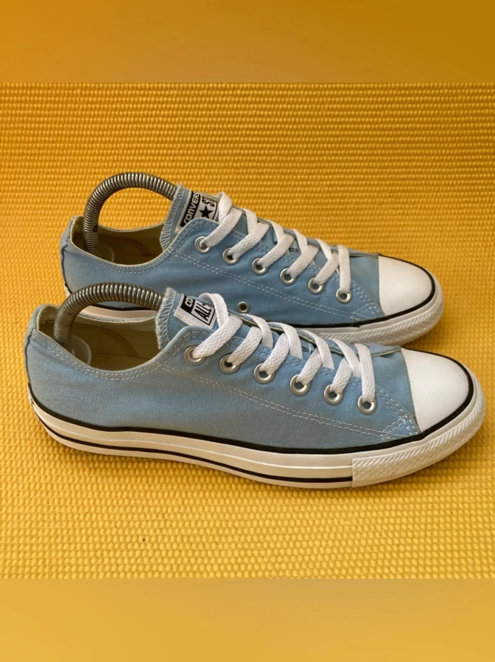 Converse Chuck Taylor All Star low top canvas  in baby blue, women’s size 9 - Picture 3 of 8